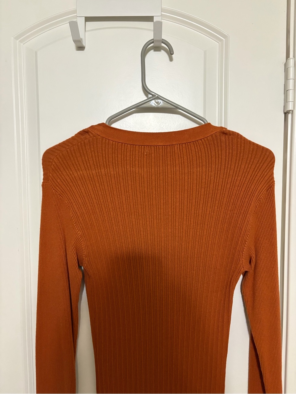 Warehouse Ribbed Button-Front Maxi Dress in Rust - Picture 3 of 4